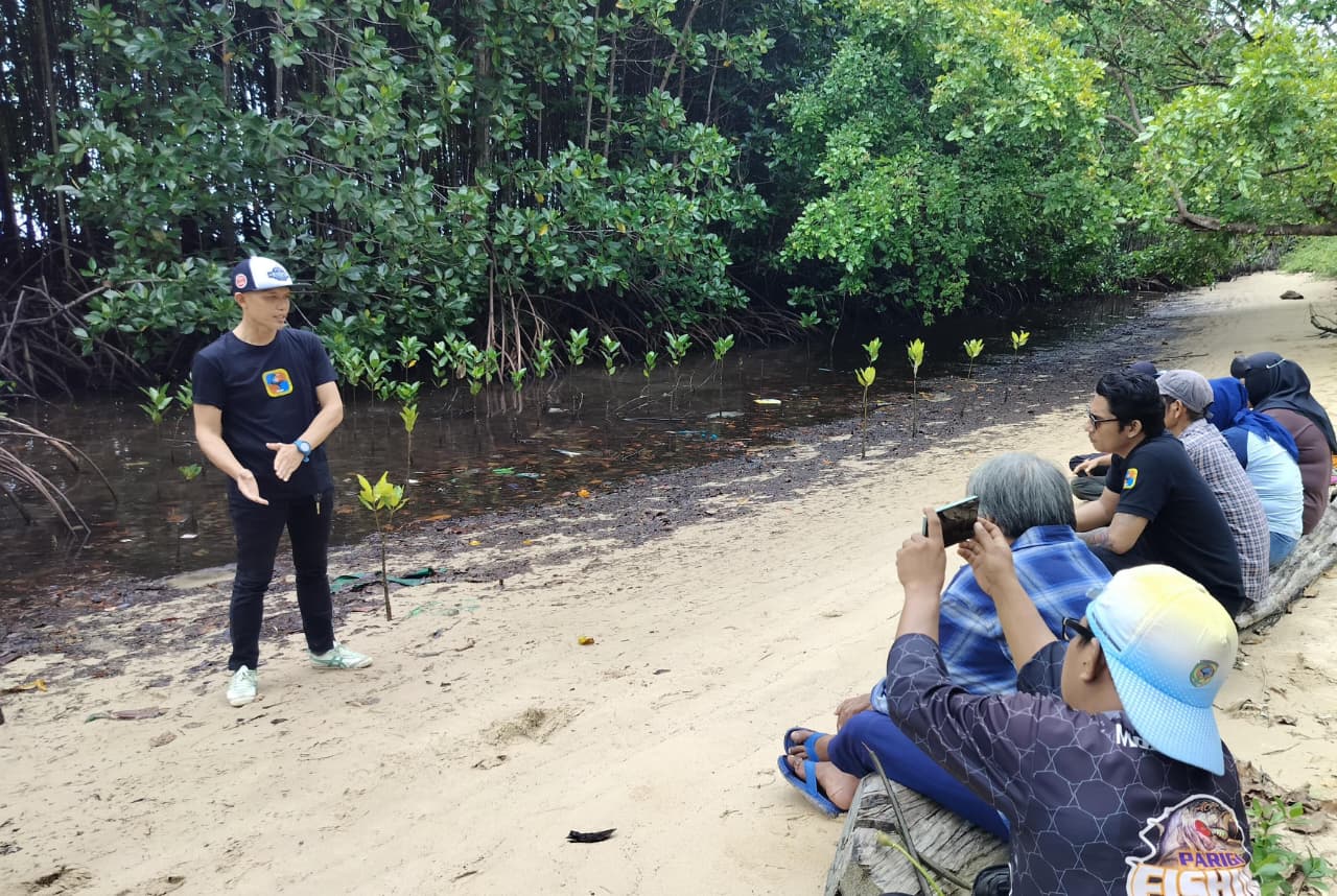 Pemkab Parigi Moutong Ajak Semua Pihak Galakkan Aksi Penanaman Mangrove